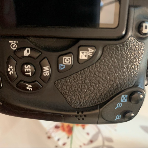 Cannon EOS 700D Camera - Picture 3 of 10